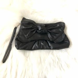 Bow wristlet